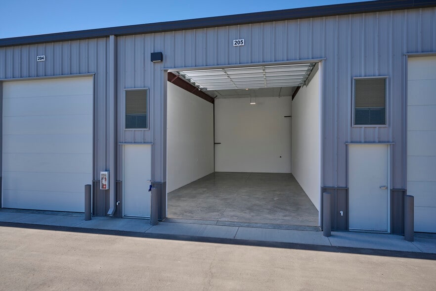 More Photos Of 2007 S Saturn Way, Boise Warehouse For Sale