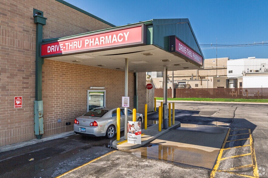 More Photos Of 1311 IL-48, Decatur Drugstore For Sale