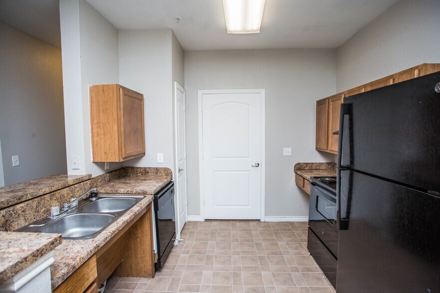More Photos Of 2627 Oak Dr, Lubbock Apartments For Sale