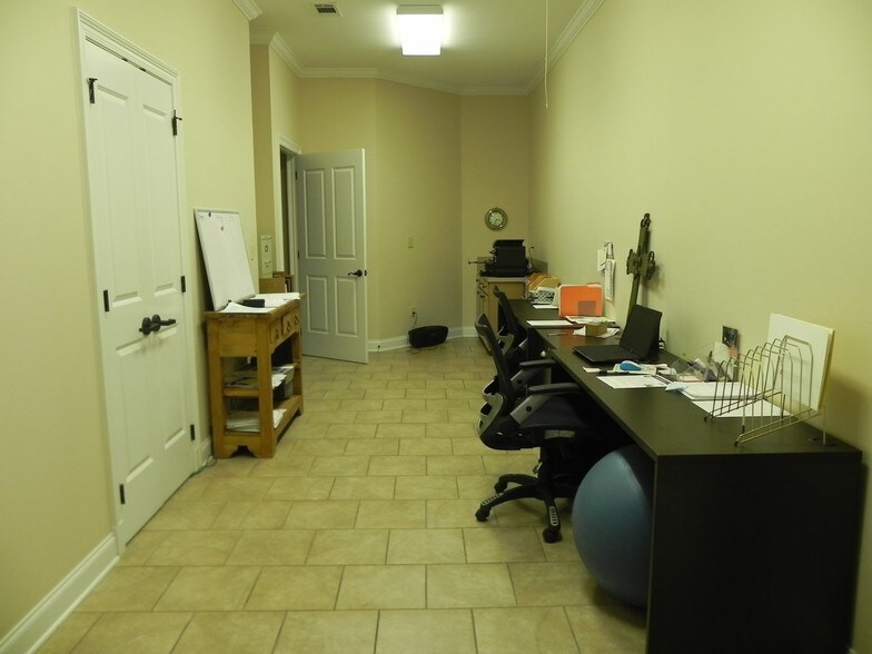 More Photos Of 4451 Bluebonnet Blvd, Baton Rouge Office For Lease