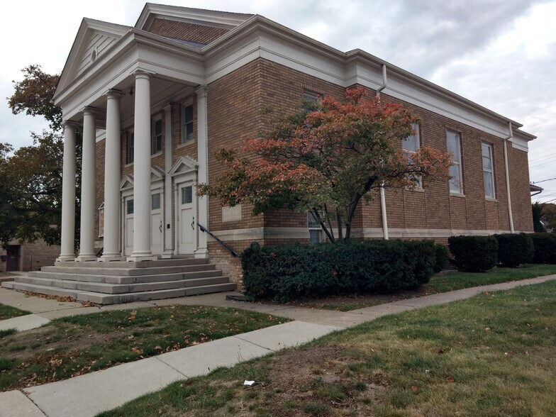 More Photos Of 71 S Washington St, Oxford Religious Facility For Sale
