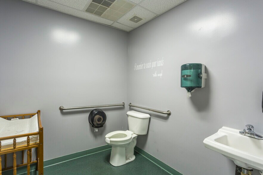 More Photos Of 1947 Medical Ave, Harrisonburg Medical For Lease