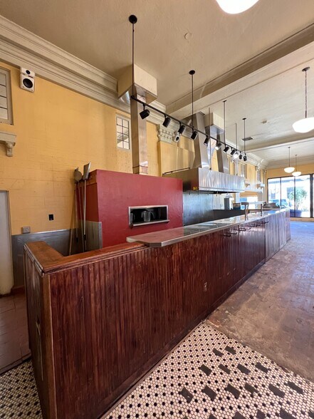 More Photos Of 520 4th Ave E, Olympia Restaurant For Sale