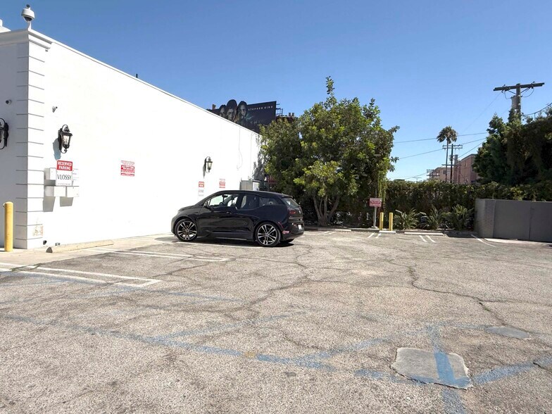 More Photos Of 1445 N La Brea Ave, Los Angeles Medical For Lease
