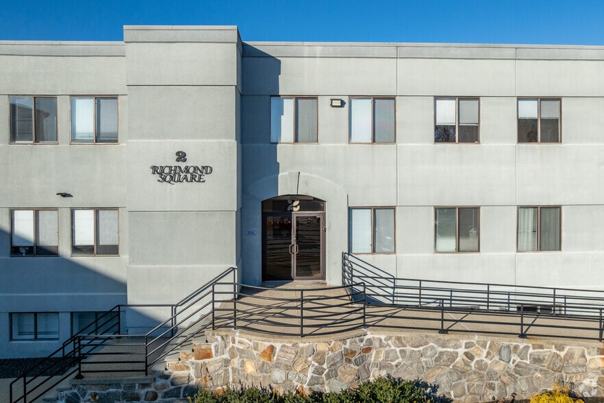 More Photos Of 2 Richmond Sq, Providence Office For Lease
