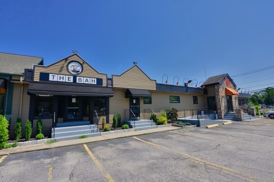 More Photos Of 7354-7366 Post Rd, North Kingstown Restaurant For Sale