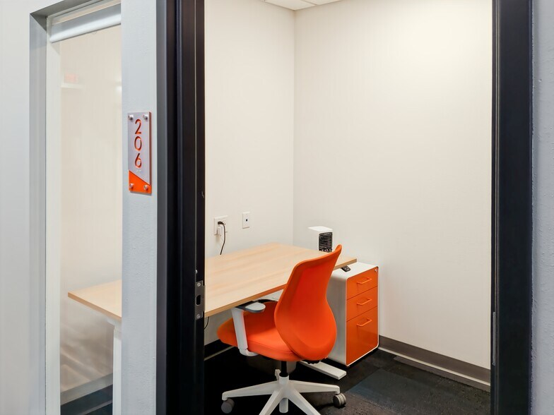 More Photos Of 1574 W Broadway, Madison Coworking Space
