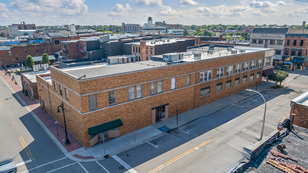 More Photos Of 240 Huron Ave, Port Huron Storefront For Lease