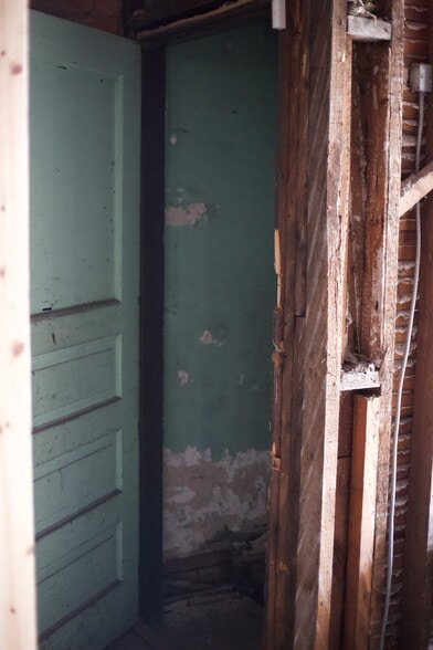 More Photos Of 6452 S Ashland Ave, Chicago Flex For Sale