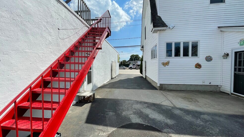 More Photos Of 3595 Merrick Rd, Seaford Storefront Retail Residential For Sale