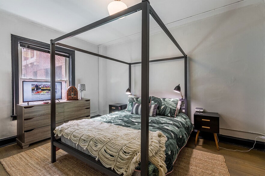 More Photos Of 5200 N Sheridan Rd, Chicago Apartments For Lease