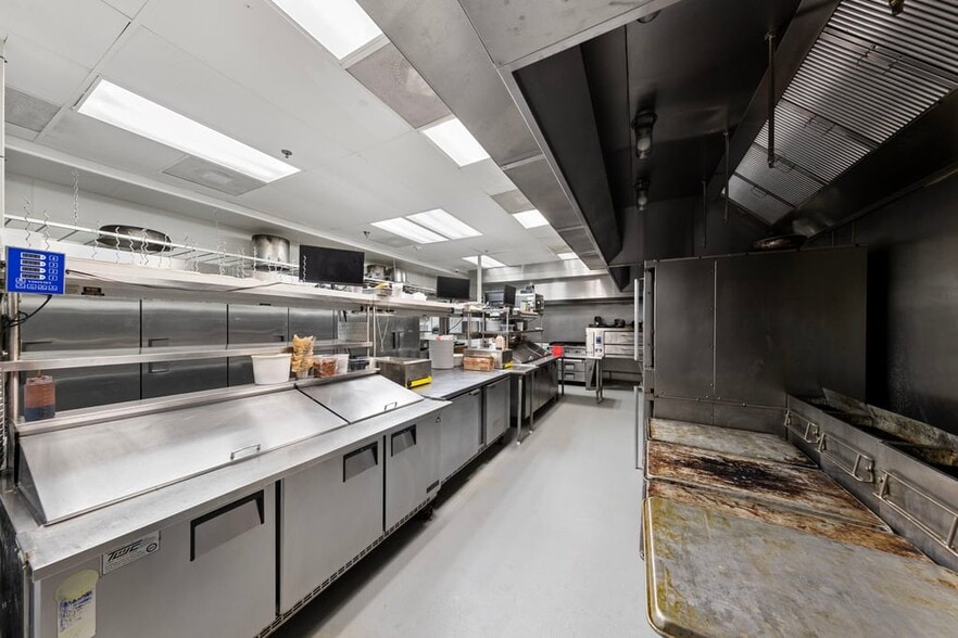 More Photos Of 4725 Vincennes Blvd, Cape Coral Restaurant For Sale