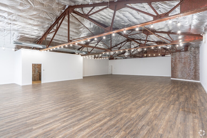 More Photos Of 2446-50 Germantown Ave, Philadelphia Flex For Sale