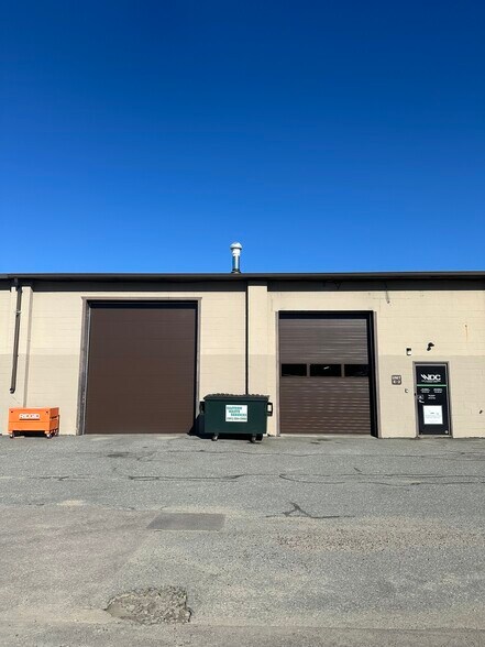 More Photos Of 342 Compass Cir, North Kingstown Warehouse For Lease