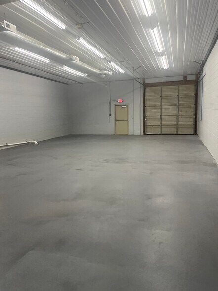 More Photos Of 300 Churchmans Rd, New Castle Unknown For Lease