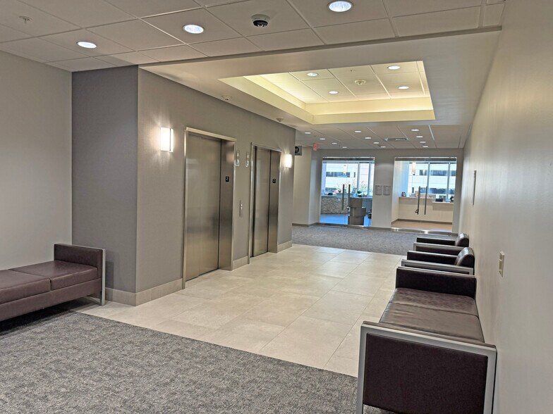 More Photos Of 17450 St. Lukes Way, The Woodlands Medical For Lease