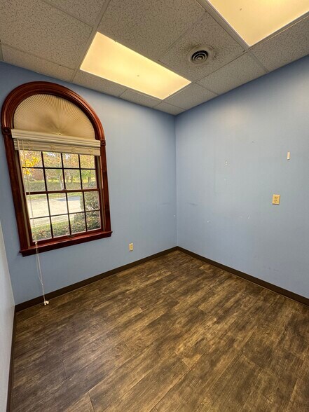 More Photos Of 514 Pellis Rd, Greensburg Medical For Lease