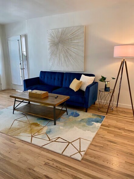 More Photos Of 14524-14530 Dickens St, Sherman Oaks Apartments For Sale