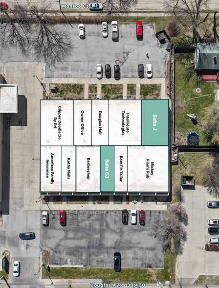 More Photos Of 7020 Douglas Ave, Urbandale Storefront For Sale