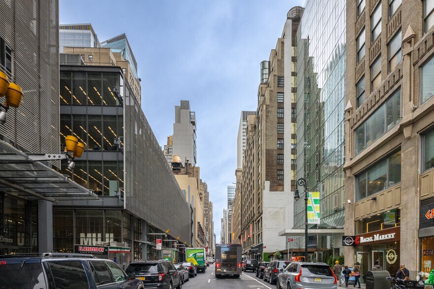 More Photos Of 240 W 40th St, New York Office For Lease