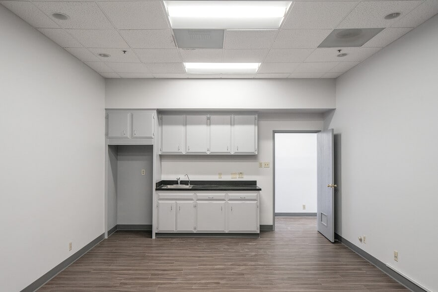 More Photos Of 11804 Wakeman St, Santa Fe Springs Manufacturing For Lease