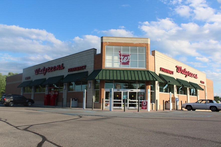 Primary Photo Of 555 N Main St, Canton Drugstore For Sale