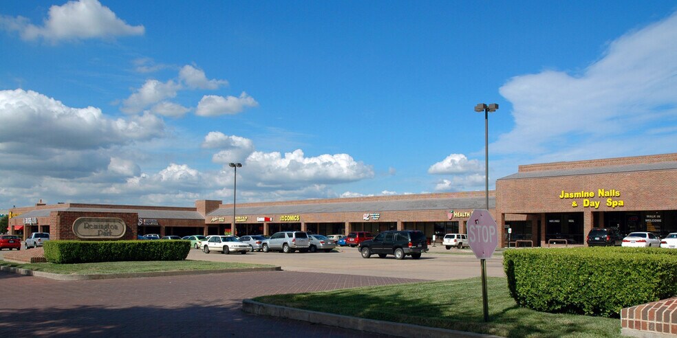 More Photos Of 5401-5531 S Hulen St, Fort Worth Unknown For Lease