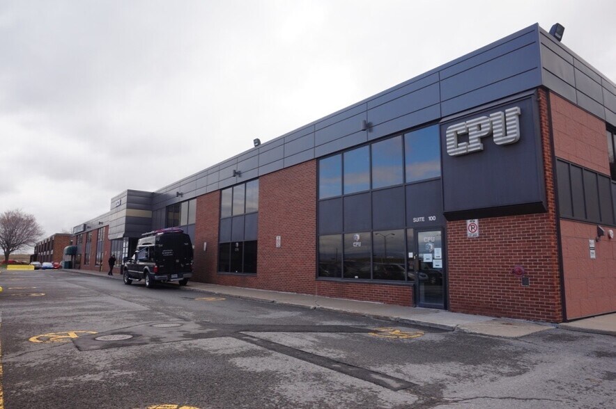 Primary Photo Of 2323 Boul du Versant-Nord, Québec Office For Lease