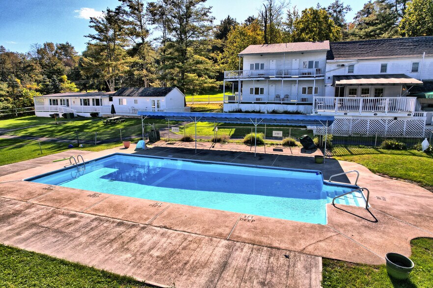 More Photos Of 118 Golden Hill Rd, Cornwallville Hotel For Sale