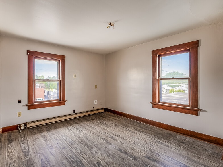 More Photos Of 1121 E State Blvd, Fort Wayne Freestanding For Sale