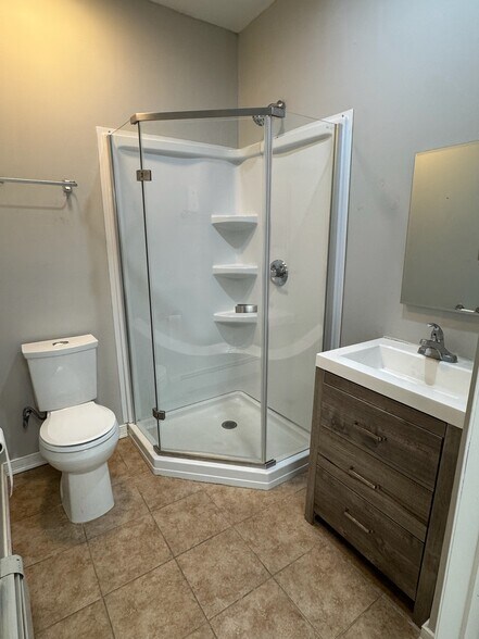More Photos Of 244 Maple Pl, Mineola Warehouse For Lease