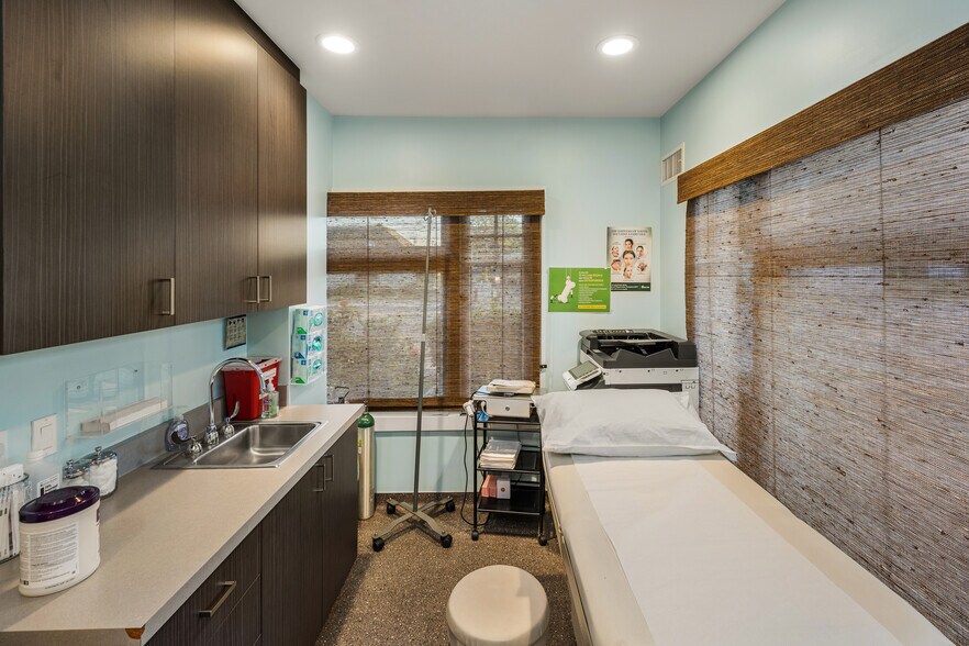 More Photos Of 615 E Chapman Ave, Orange Medical For Sale