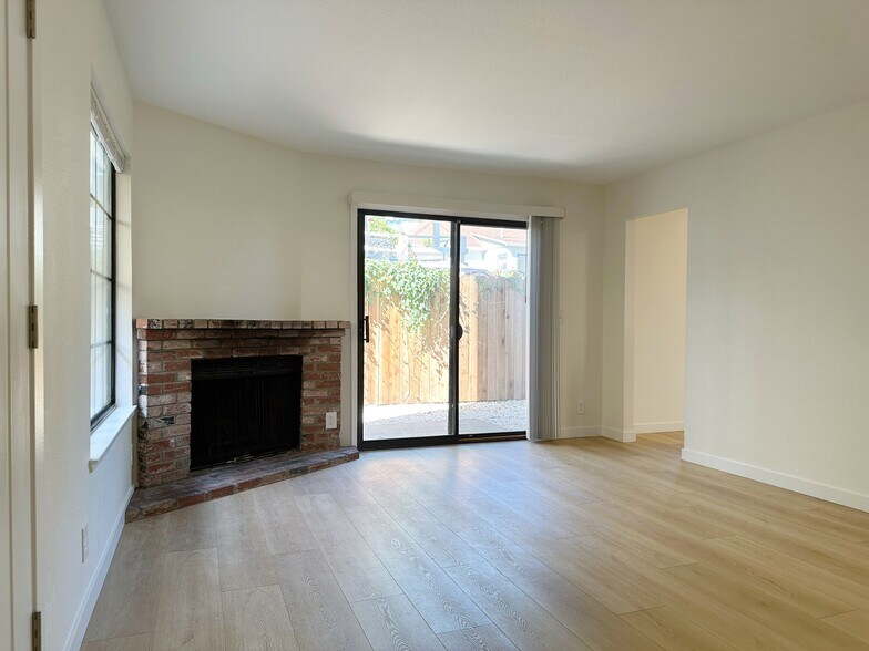 More Photos Of 1805 V St, Sacramento Dormitory For Sale