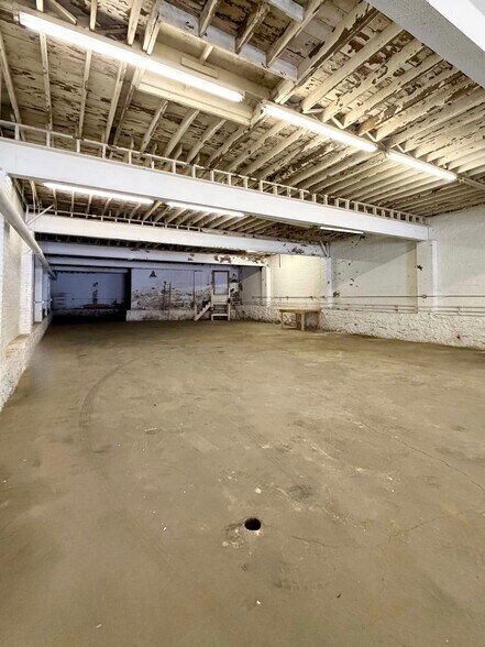 More Photos Of 150 Rose St, Lexington Warehouse For Lease