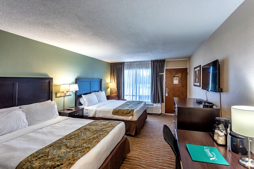 More Photos Of 201 Sugarloaf Rd, Hendersonville Hotel For Sale