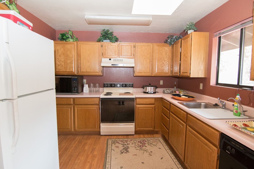 More Photos Of 28555 N Feather Mountain Rd, Paulden Lodge Meeting Hall For Sale