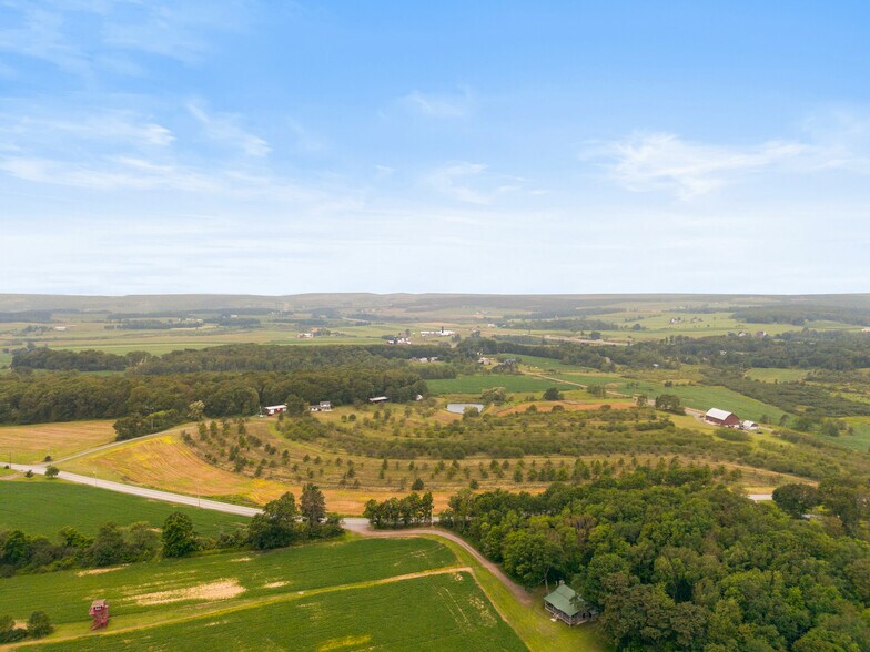 More Photos Of 162 Black Bear Run, Berlin Lodge Meeting Hall For Sale