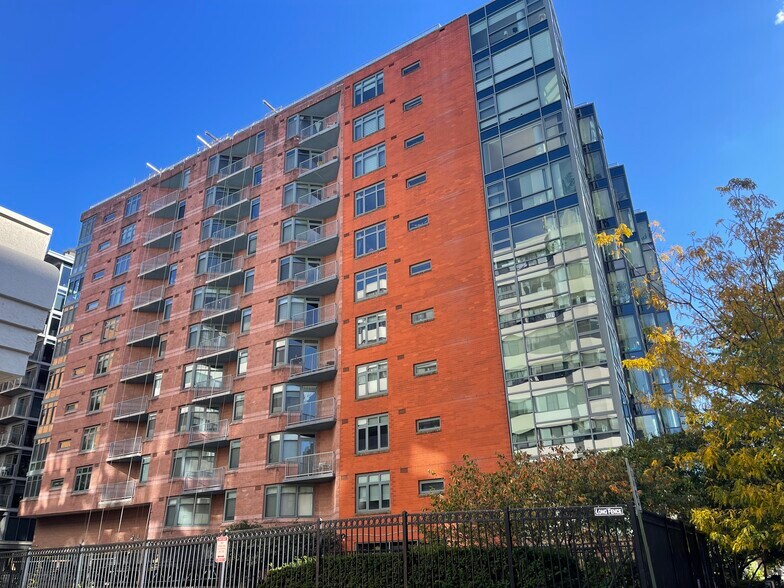 More Photos Of 1117 10th St NW, Washington Apartments For Lease