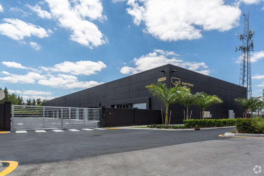 Primary Photo Of 6050 NW 102nd Ave, Doral Showroom For Lease