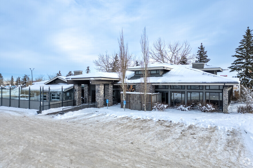 Primary Photo Of 3444 32nd Ave NE, Calgary Restaurant For Sale