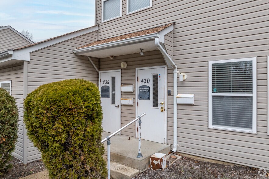 More Photos Of 430 Bridge Plaza Dr, Manalapan Township Medical For Sale
