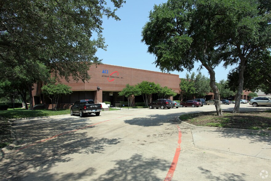 Primary Photo Of 13801 Hutton Dr, Farmers Branch Light Manufacturing For Sale