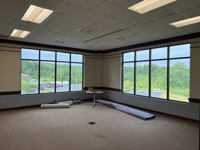 More Photos Of 6055 Lakeside Commons Dr, Macon-Bibb Medical For Lease