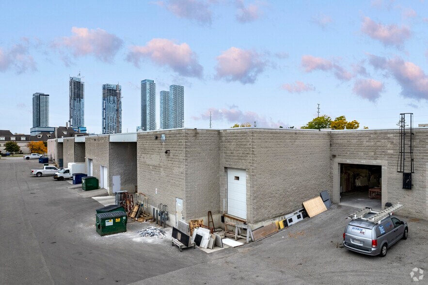 More Photos Of 8111 Jane St, Vaughan Flex For Sale