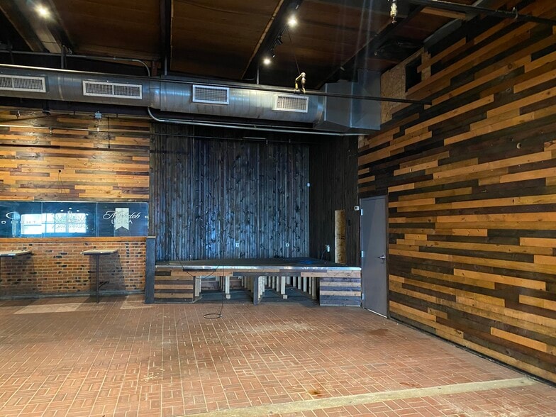 More Photos Of 2509 W Parrish Ave, Owensboro Restaurant For Lease