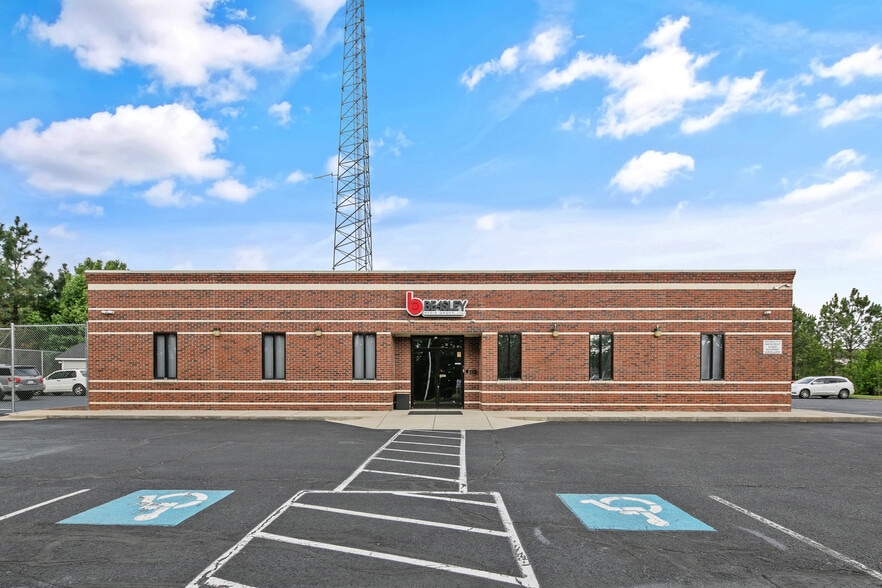 Primary Photo Of 1876 Bureau Dr, Fayetteville Medical For Sale