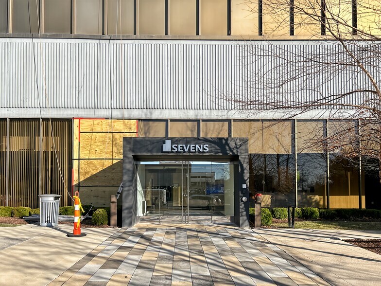 More Photos Of 7777 Bonhomme Ave, Clayton Coworking Space