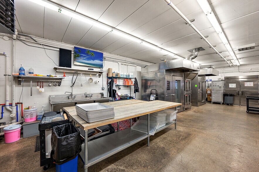 More Photos Of 25600 Harper Ave, Saint Clair Shores Freestanding For Sale