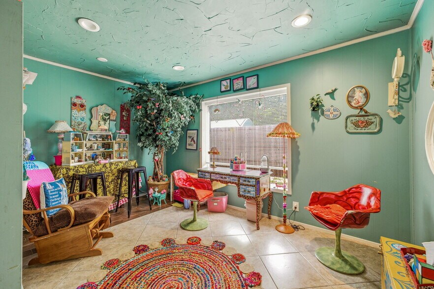More Photos Of 416 S Morgan St, Granbury Office For Sale