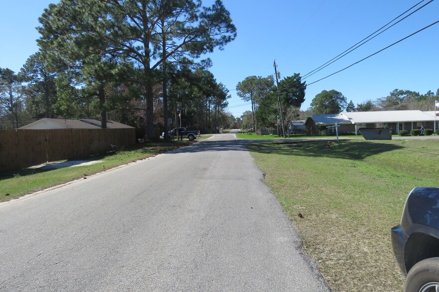 Primary Photo Of 2729 Carol Ln, Panama City Manufactured Housing Mobile Home Park For Sale
